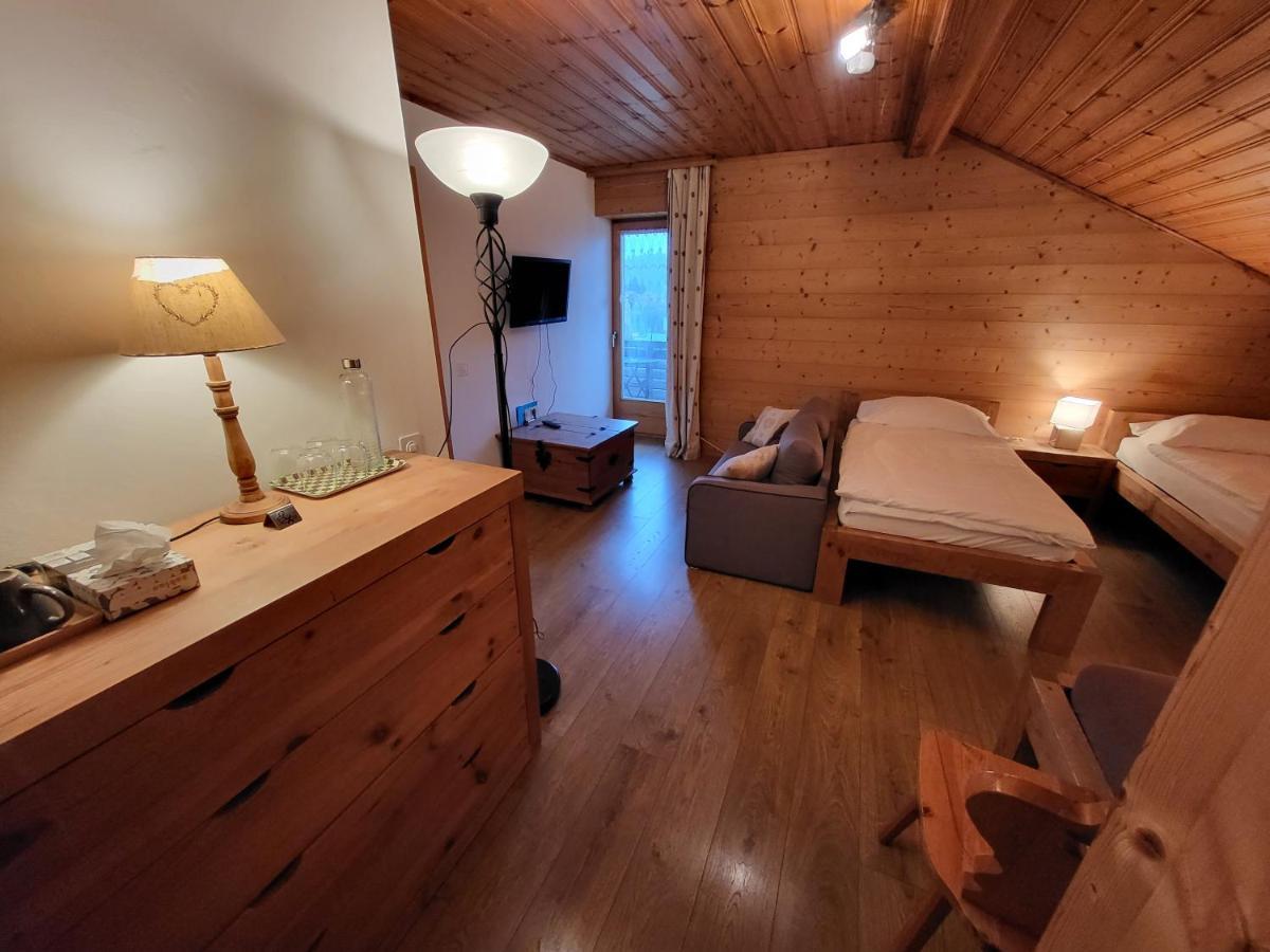 Hotel La Tour D'Ai 莱森 外观 照片