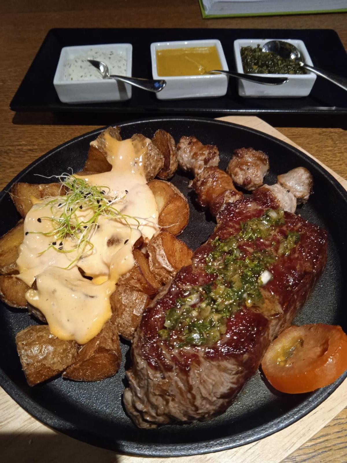 Hotel La Tour D'Ai 莱森 外观 照片